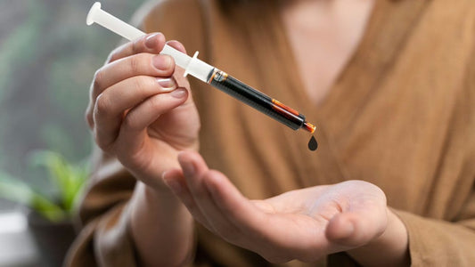 Cum să folosești seringile cu ulei CBD RSO - CBD Plus